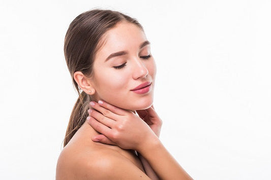 IMROVES SKIN ELASTICITY BY REDUCING WRINKLES AND SAGGING: GLUTA WHITE COLLAGEN SERUM