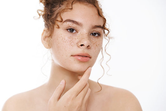 rEDUCES DARK SPOTS AND PROMOTE A MORE RADIANT COMPLEXION: GLUTA WHITE SKIN BRIGHTENING SERUM
